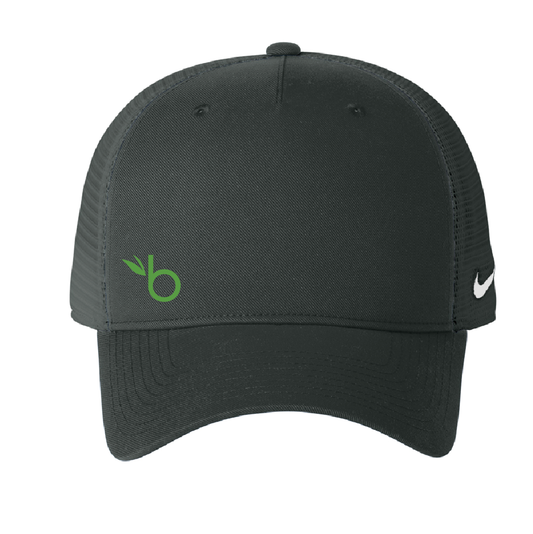 NIKE Snapback Mesh Trucker Cap with B logo